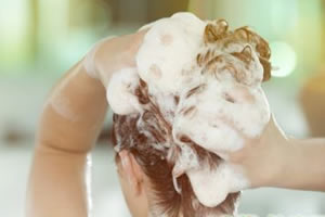 天天洗头发有什么危害？怎样正确洗头？