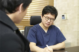 韩国黄盛柱毛发移植中心院长诊疗室