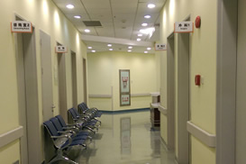 上海华山医院皮肤科植发中心走廊等候区