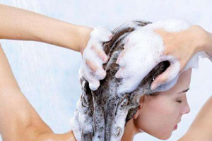 天津欧菲提示：再不采用正确的洗头方法，头发就要掉光了