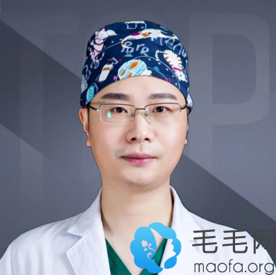 张鹏医生拥有20年植发经验